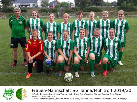 Mannschaftsfoto_Frauen_2019_20-560x418